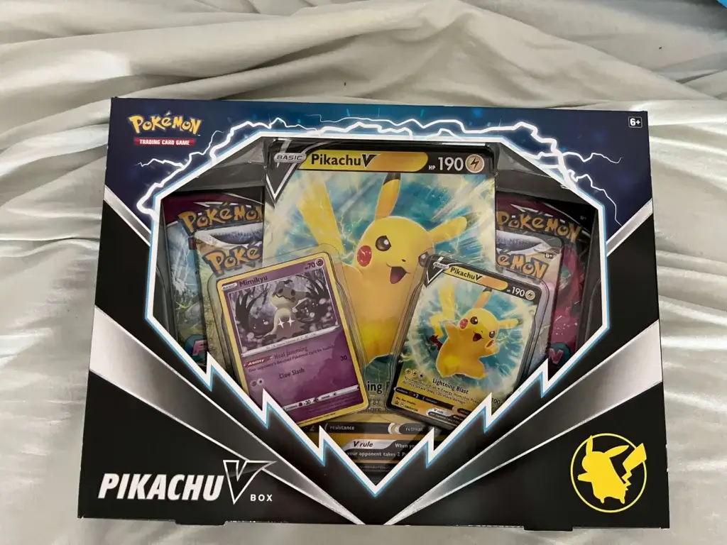 Pokémon TCG: Pikachu V Collection Box